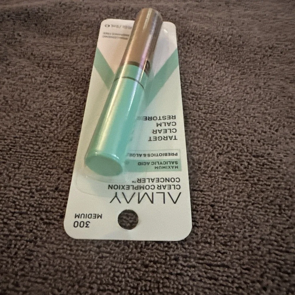 Almay Clear Complexion Concealer 300 Medium